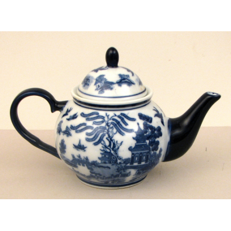 Blue Willow Round Teapot